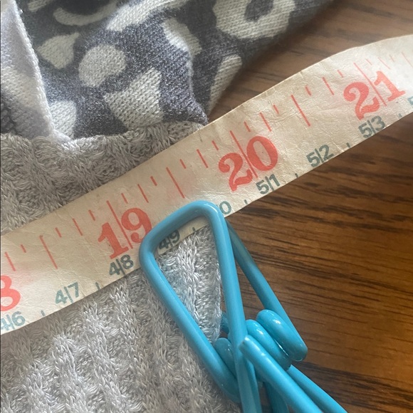 Adorable gray and white with tan accent - Picture 6 of 6